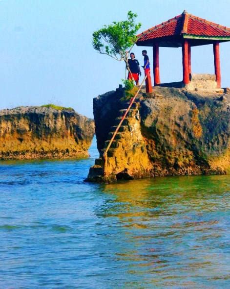Keunikan Budaya dan Tradisi di Destinasi Wisata Aktivitas yang Bisa Dilakukan di Pantai Karang Bolong